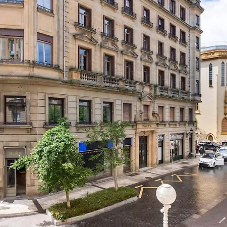 Festival Apartment *